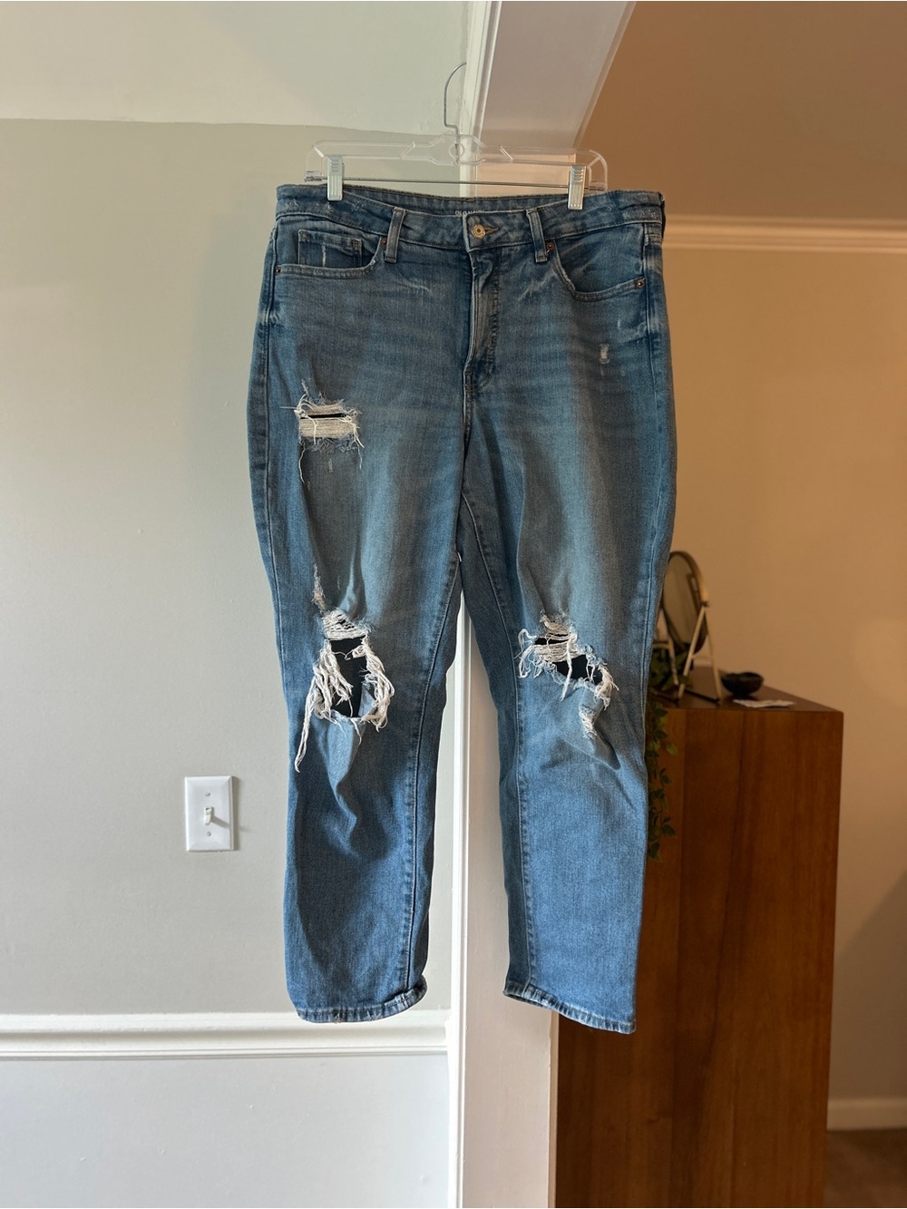Old Navy Distressed Boyfriend Jeans in Blue